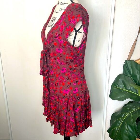 NWT! Free People It Takes Two Wrap Dress in Plum Combo Size Medium - Picture 4 of 10